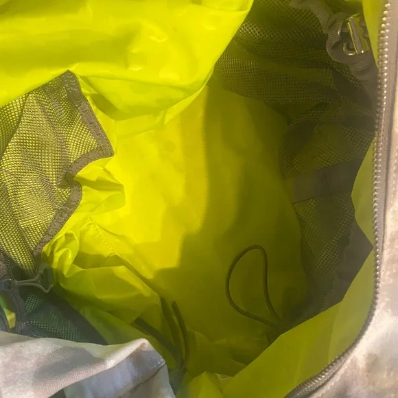 Lululemon White and Gray Large Bag - Picture 9 of 13